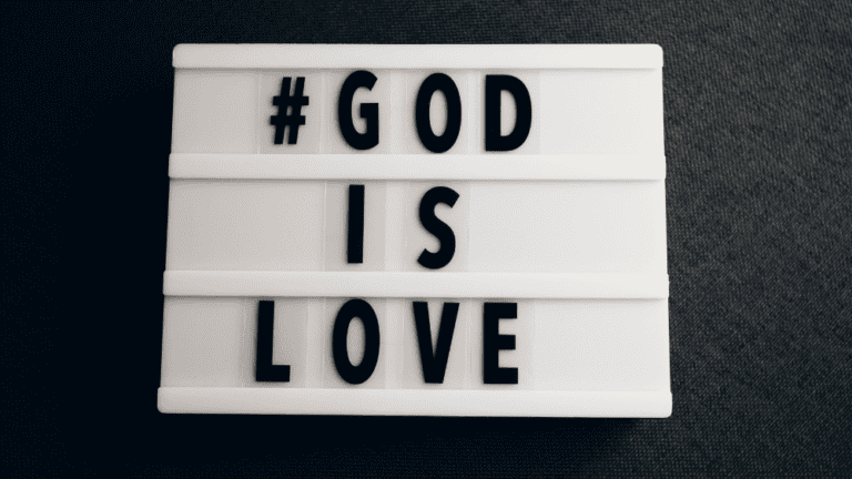 ¿Cuáles son los atributos de Dios?